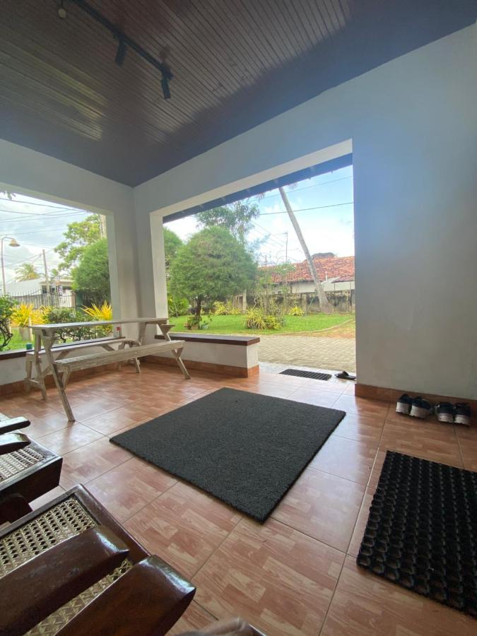 Lodge 87 Negombo Esterno foto